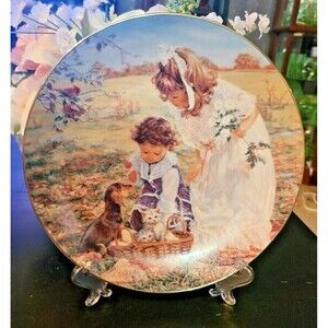 Reco "Delightful Bundle" Sandra Kuck 8.5" Plate w/ Gold Trim Hearts and Flowers
